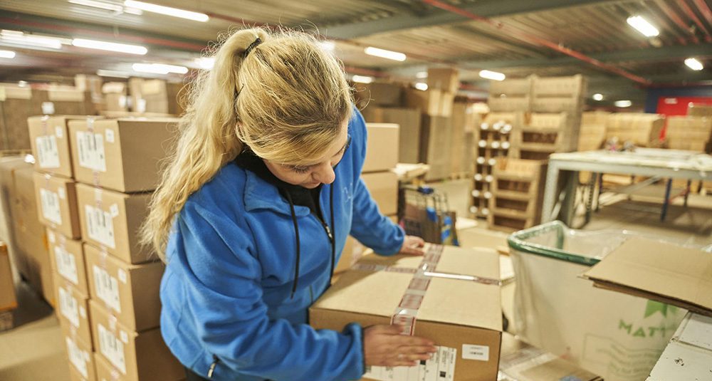 Logistics employee uitgelichte afbeelding